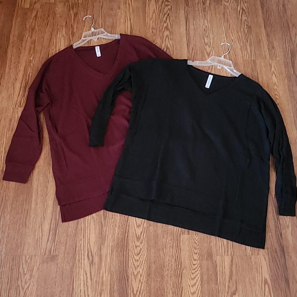 Zenana Outfitters V-Neck Waffle Duo - Black and Burgundy